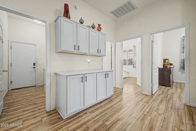 8663 W YUKON Drive, Peoria, AZ 85382