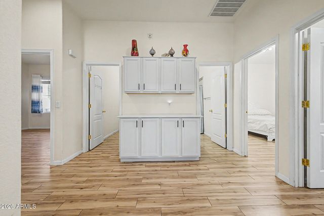 8663 W YUKON Drive, Peoria, AZ 85382