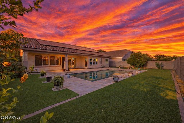 8663 W YUKON Drive, Peoria, AZ 85382