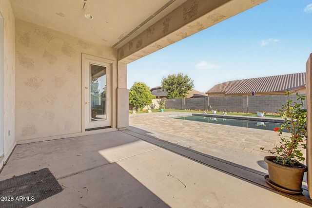 8663 W YUKON Drive, Peoria, AZ 85382