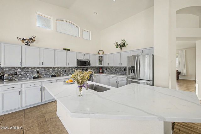 8663 W YUKON Drive, Peoria, AZ 85382