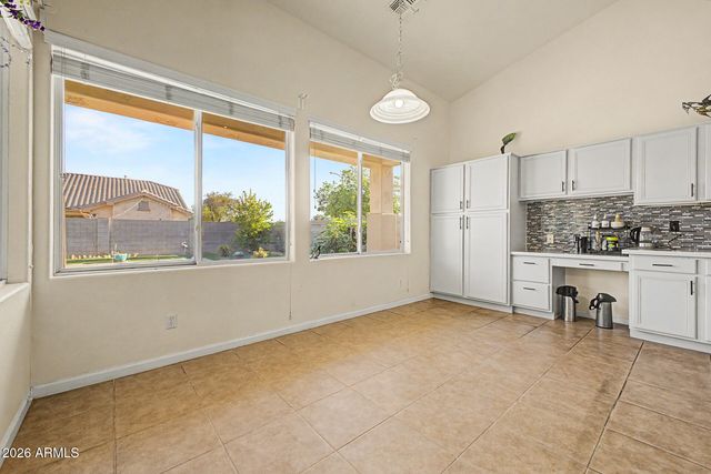 8663 W YUKON Drive, Peoria, AZ 85382