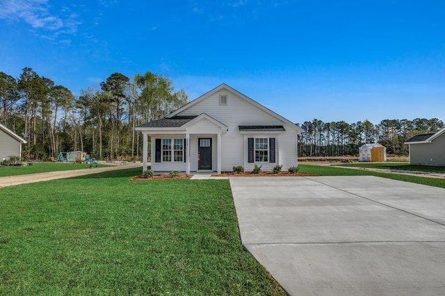1264 Blue Moon Dr., Loris, SC 29569