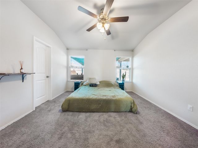 137 Hematite LN, Jarrell, TX 76537