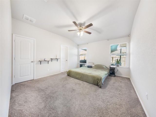 137 Hematite LN, Jarrell, TX 76537