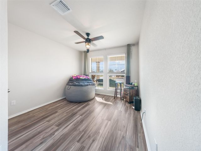 137 Hematite LN, Jarrell, TX 76537