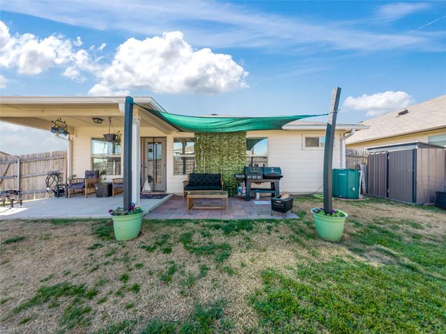 137 Hematite LN, Jarrell, TX 76537
