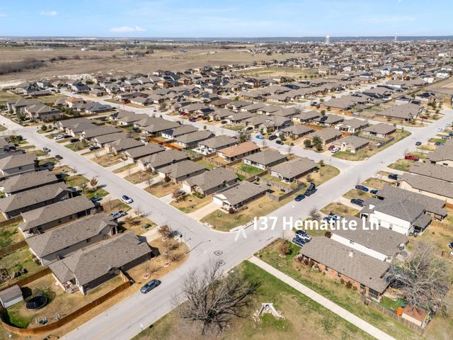 137 Hematite LN, Jarrell, TX 76537