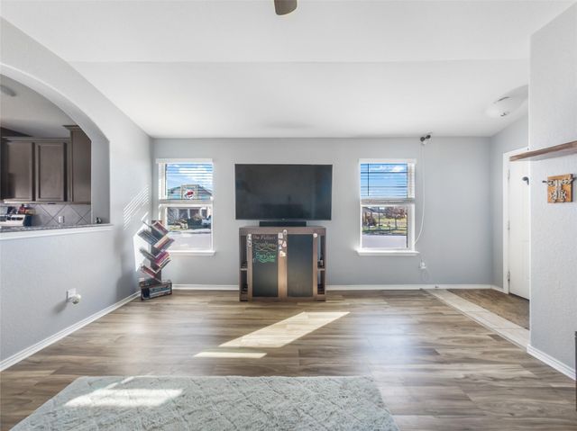 137 Hematite LN, Jarrell, TX 76537