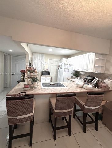 18601 NE 14th Ave 201, Miami, FL 33179