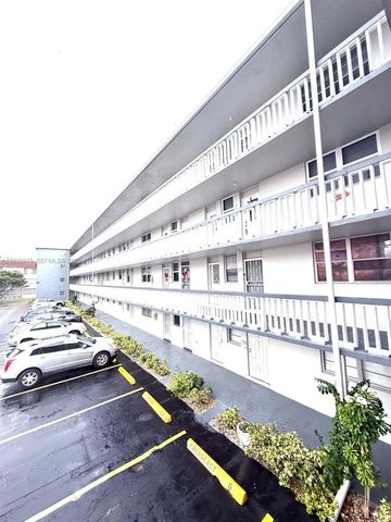 18601 NE 14th Ave 201, Miami, FL 33179