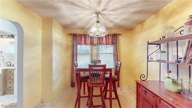 2574 South Street, Lakemore, OH 44250