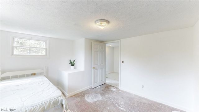 2574 South Street, Lakemore, OH 44250