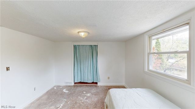 2574 South Street, Lakemore, OH 44250