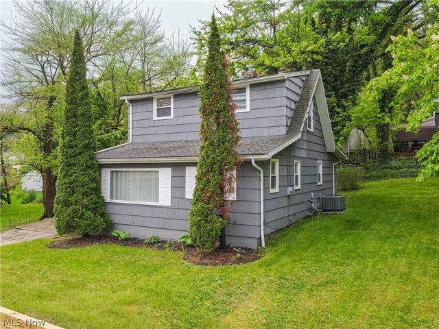 2574 South Street, Lakemore, OH 44250