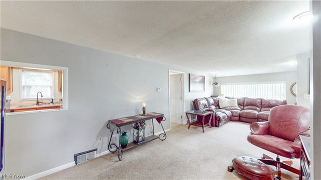 2574 South Street, Lakemore, OH 44250