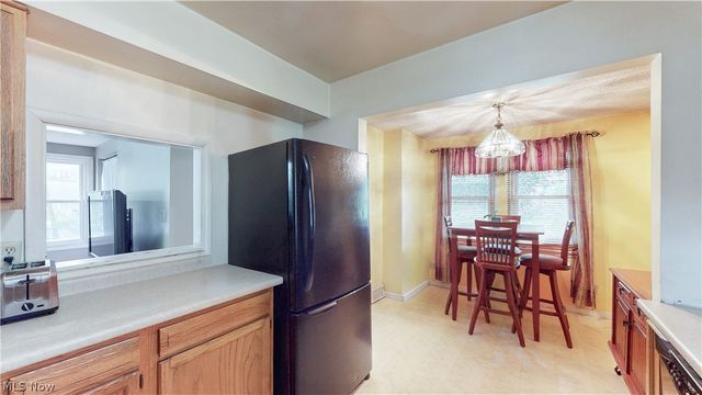 2574 South Street, Lakemore, OH 44250
