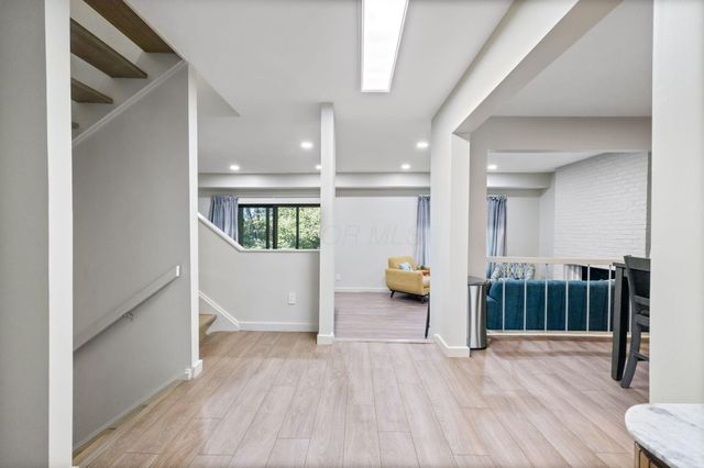 64 Glen Drive, Worthington, OH 43085