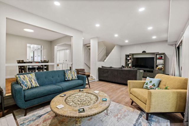 64 Glen Drive, Worthington, OH 43085