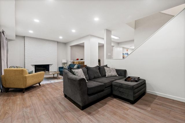 64 Glen Drive, Worthington, OH 43085