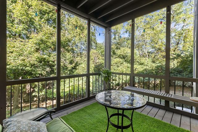 64 Glen Drive, Worthington, OH 43085