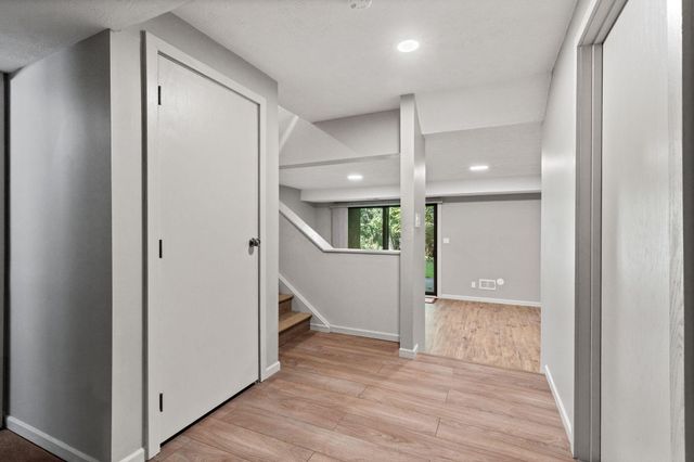 64 Glen Drive, Worthington, OH 43085