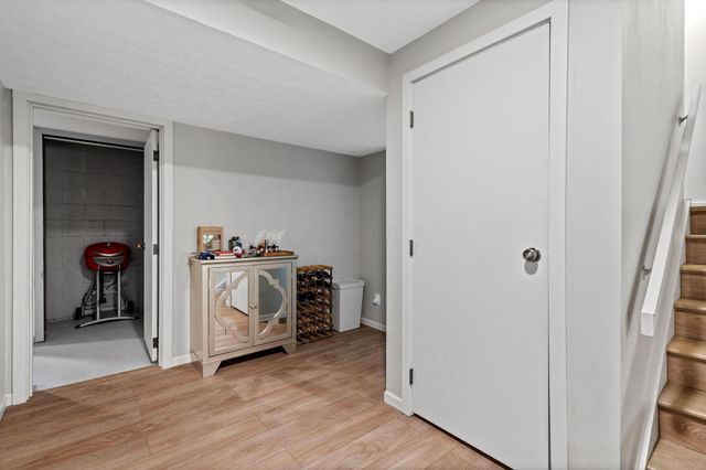 64 Glen Drive, Worthington, OH 43085