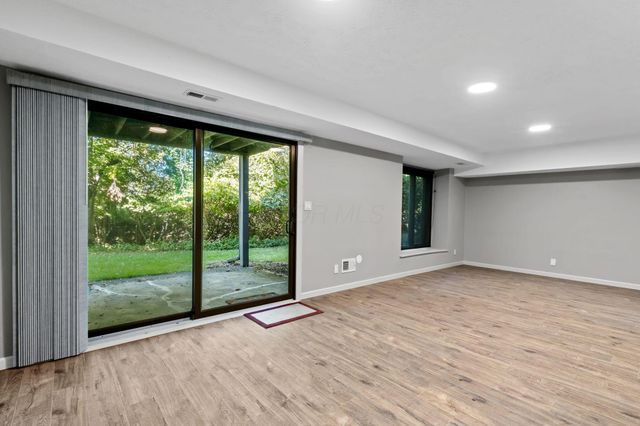 64 Glen Drive, Worthington, OH 43085