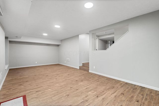 64 Glen Drive, Worthington, OH 43085