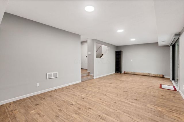 64 Glen Drive, Worthington, OH 43085