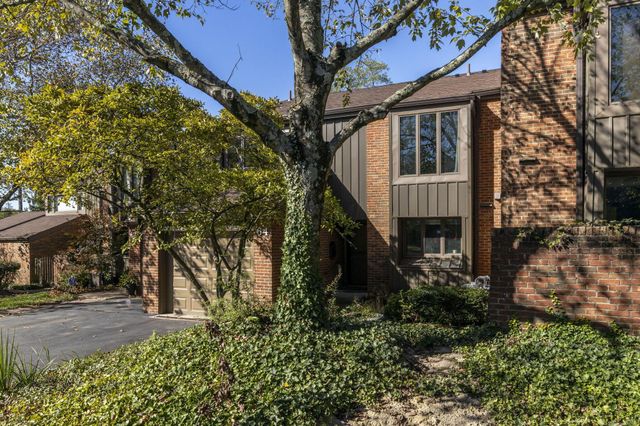 64 Glen Drive, Worthington, OH 43085