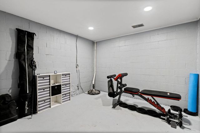 64 Glen Drive, Worthington, OH 43085