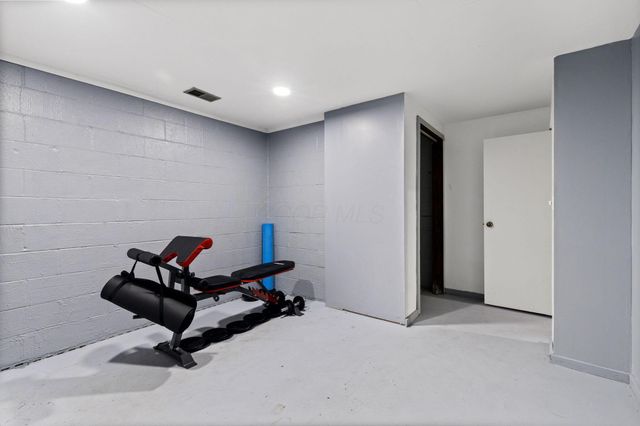 64 Glen Drive, Worthington, OH 43085