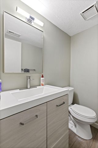 64 Glen Drive, Worthington, OH 43085