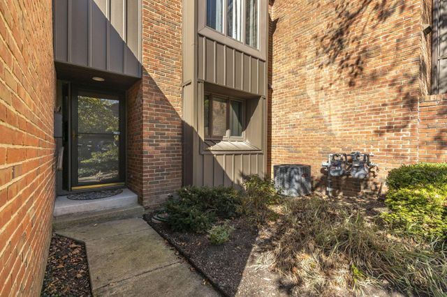 64 Glen Drive, Worthington, OH 43085