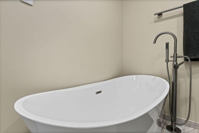 64 Glen Drive, Worthington, OH 43085