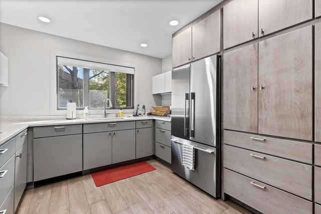 64 Glen Drive, Worthington, OH 43085