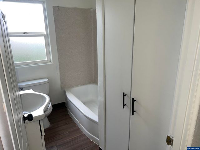 210 Hoyt St S, Salem, OR 97302