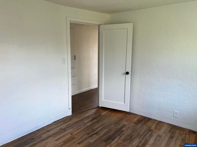 210 Hoyt St S, Salem, OR 97302