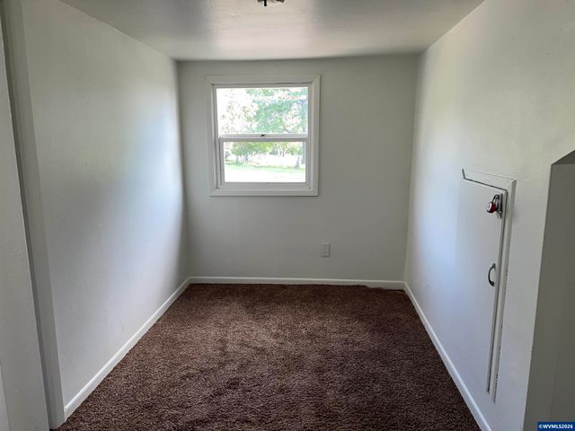 210 Hoyt St S, Salem, OR 97302