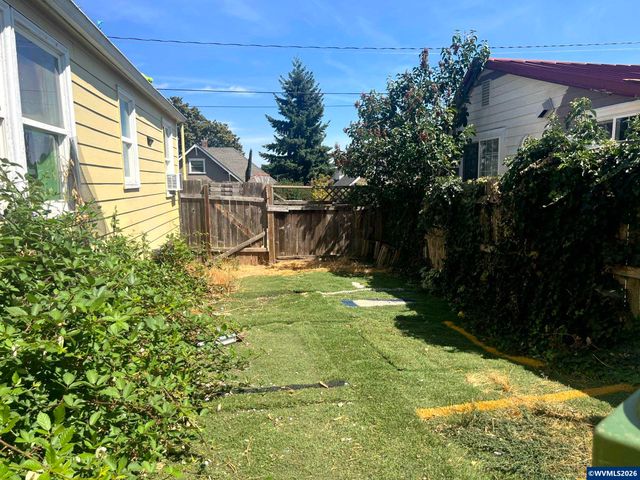 210 Hoyt St S, Salem, OR 97302
