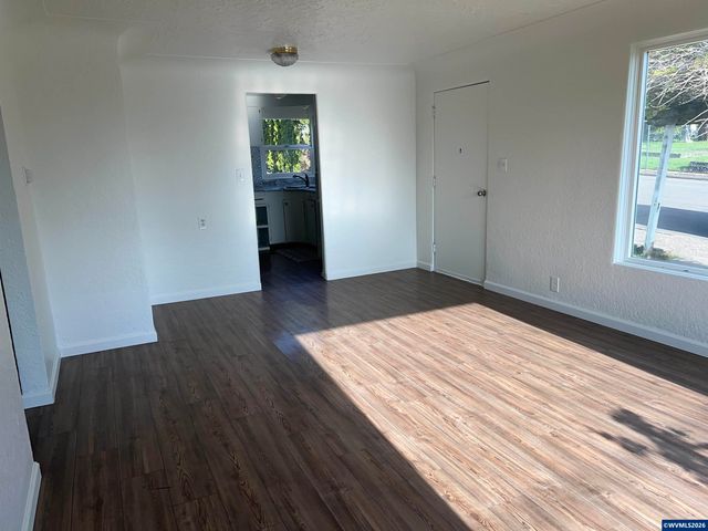 210 Hoyt St S, Salem, OR 97302