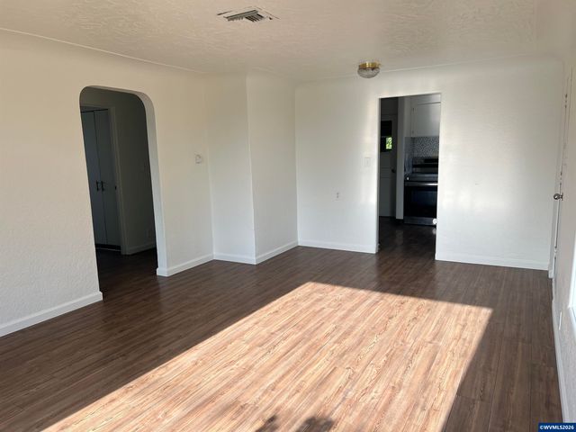 210 Hoyt St S, Salem, OR 97302