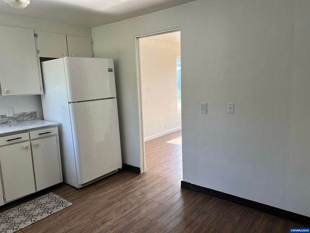 210 Hoyt St S, Salem, OR 97302