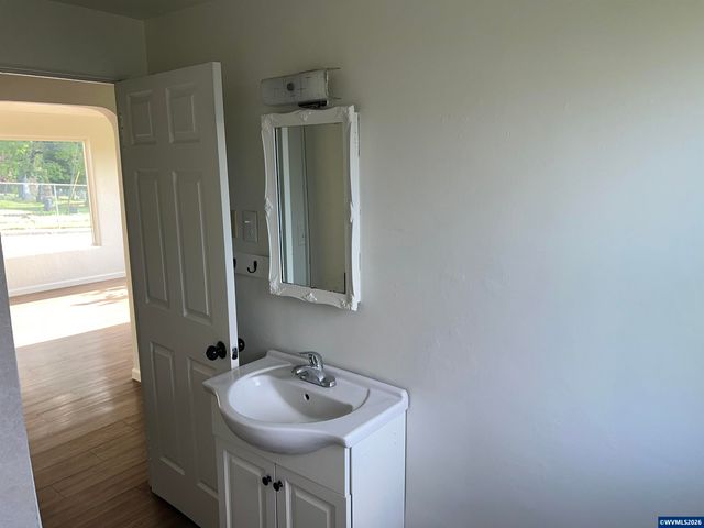 210 Hoyt St S, Salem, OR 97302