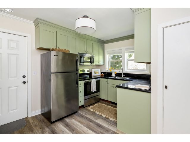 3719 Se 42ND Ave, Portland, OR 97206