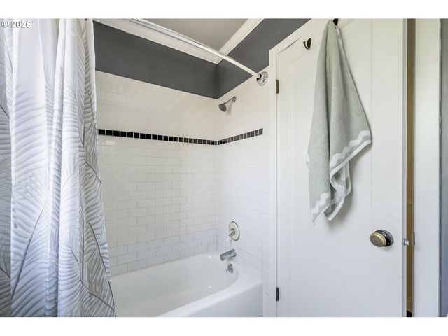 3719 Se 42ND Ave, Portland, OR 97206