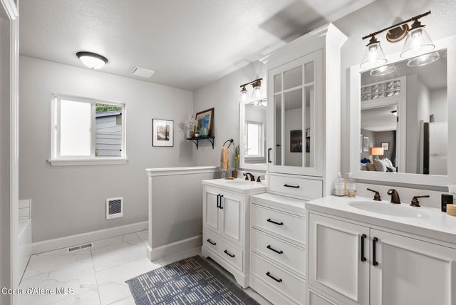439 Vedelwood DR, Sandpoint, ID 83864