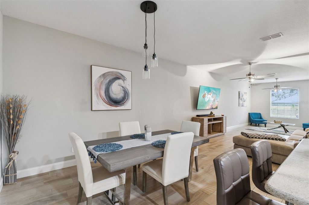 Image 14 of property listing at 2424 VICTORIA FALLS DRIVE, Orlando, FL 32824