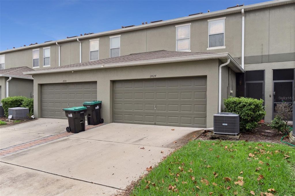 Image 30 of property listing at 2424 VICTORIA FALLS DRIVE, Orlando, FL 32824